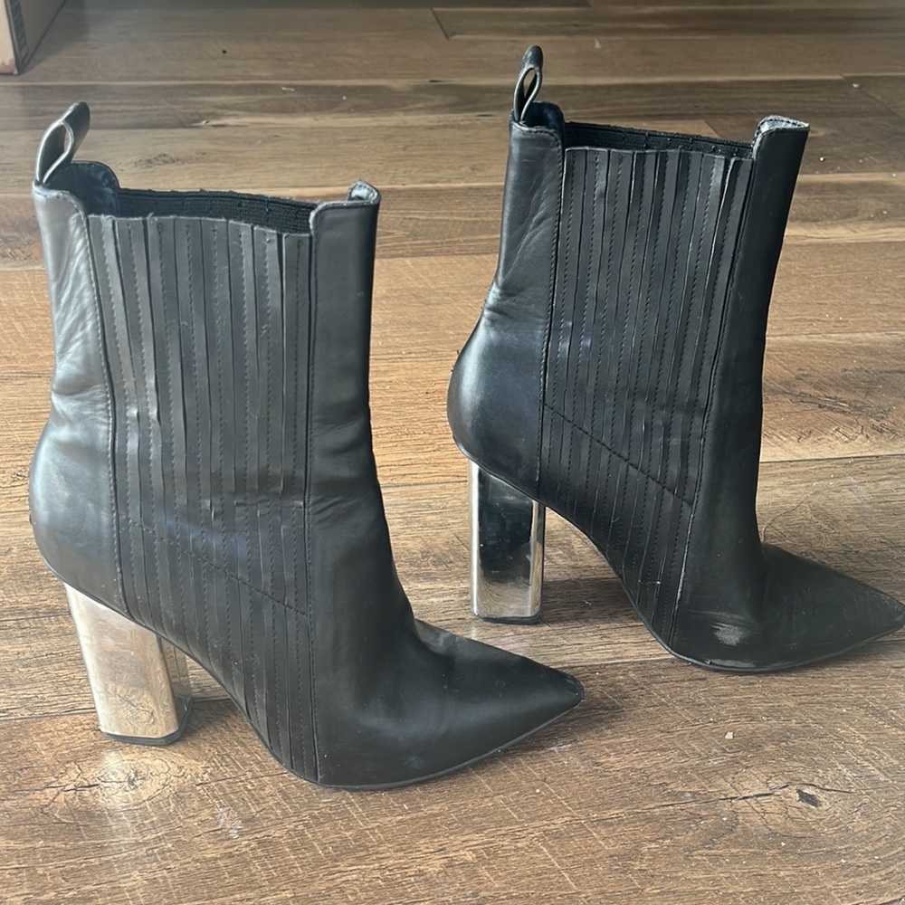 Sneaky booties - Picture 4 of 4